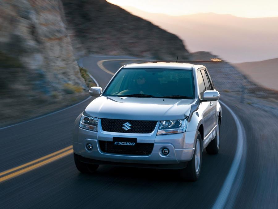  Suzuki Escudo 2005 года  (JP) (фото 4 из 7)